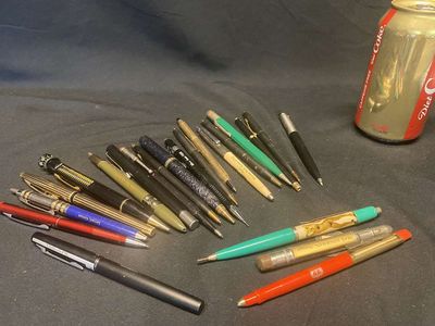 Bag of Collectible Vintage Pens & Children's Paint Box w/Golliwog Graphics
Keywords: Black Americana;Antique;Collectable;Pens;Golliwog;eldred;allcpgphotos