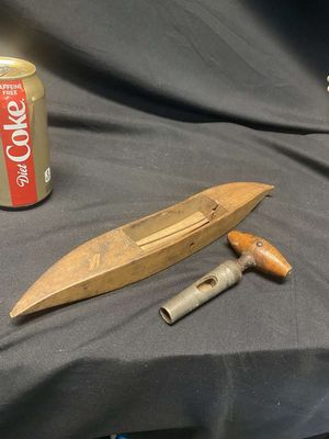 (2) Primitive Gadgets - Sewing Notion & Wine Stopper
Keywords: Antique;Collectable;Primitive;eldred;allcpgphotos