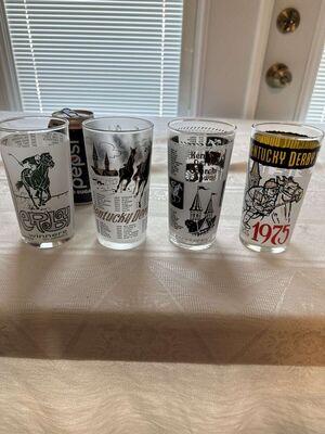 4 Kentucky Derby Glasses
Keywords: Antique;Collectable;eldred;allcpgphotos
