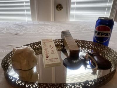 Antique Cuba Castanets Advertising Thermometer Ointment Box Listerine Giveaway Donkey Razor Bank & Oval Mirror Dresser Tray
Keywords: Antique;Collectable;eldred;allcpgphotos