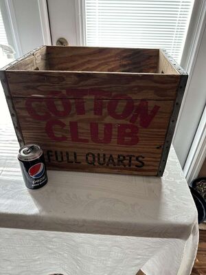 Black Americana Cotton Club Wooden Crate Full Quarts
Keywords: Cotton Club;Wooden Crate;Quarts;Black Americana;Advertising;eldred;allcpgphotos