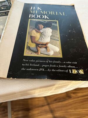 Look Magazines JFK Memorial Issues President John F. Kennedy
Keywords: Look;Magazine;JFK;Memorial;President;Kennedy;eldred;allcpgphotos