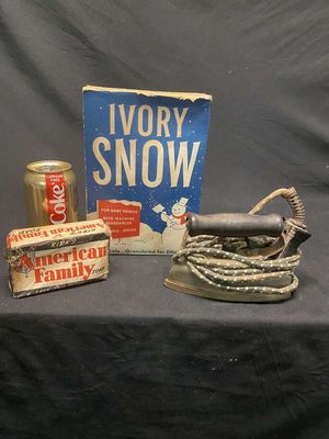Antique Peer Iron, Ivory Snow Box & Kirk Soap
Keywords: Antique Iron;Collectable Laundry Soap;eldred;allcpgphotos