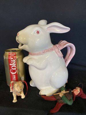 Vintage Fitz & Floyd Bunny Pitcher, 1985 Gorham Lion Christmas Ornament & Antique Wire Ornament
Keywords: Antique;Vintage;Collectable;Fitz & Floyd;Bunny;Pitcher;Gorham;Lion;eldred;allcpgphotos