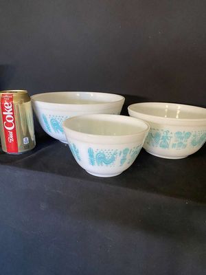 Vintage Pyrex Amish Butterprint (3) Nesting Bowls - Turquoise & White Pyrex
Keywords: Vintage;Pyrex;Amish Butterprint;Nesting Bowls;eldred;allcpgphotos