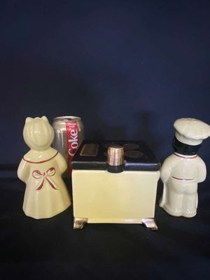 Vintage Black Americana Pearl Pottery Mammy & Black Chef Salt & Pepper Set w/Matching Stove Grease Pot
Keywords: Black Americana;Antique;Collectable;Pearl Pottery;Mammy;Grease Pot;eldred;allcpgphotos