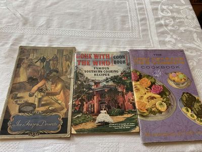 Antique 1932 Dolly Madison's Surprise Recipe Booklet, Gone With The Wind Cookbook & Vintage 1954 New Orleans Cookbook
Keywords: Antique;Vintage;Black Americana;Cookbook,Recipe Booklet;Mammy;eldred;allcpgphotos