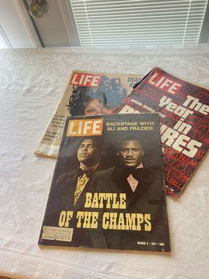 (3) Vintage Life Magazines - 1972 The Year in Pics - 1971 Ali & Frazier & Diana Ross, Morgan's Sapolio Black Watermelon Boy Advertising, Mammy Cornmeal Bag, Old Virginia Cheroots Sack, Globe Trotter Coca-cola Game Advertisement 
Keywords: Vintage;Life Magazine;Year in Pics;Ali;Frazier;Diana Ross;Morgan's Sapolia;Black Boy;Watermelon;Mammy;Cornmeal;Old Virginia;Cheroots Sack;Globetrotter;eldred;allcpgphotos